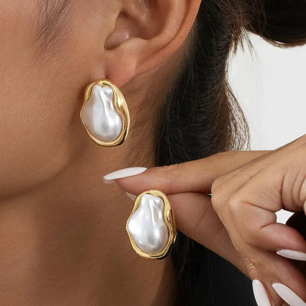 CANNES PEARL STUDS